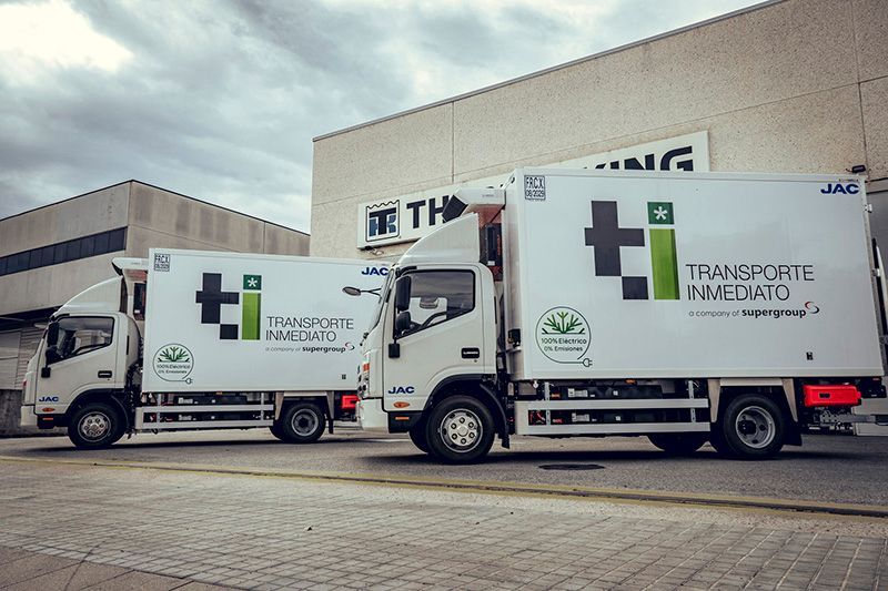 JAC Motors entrega 10 camiones eléctricos a Transporte Inmediato